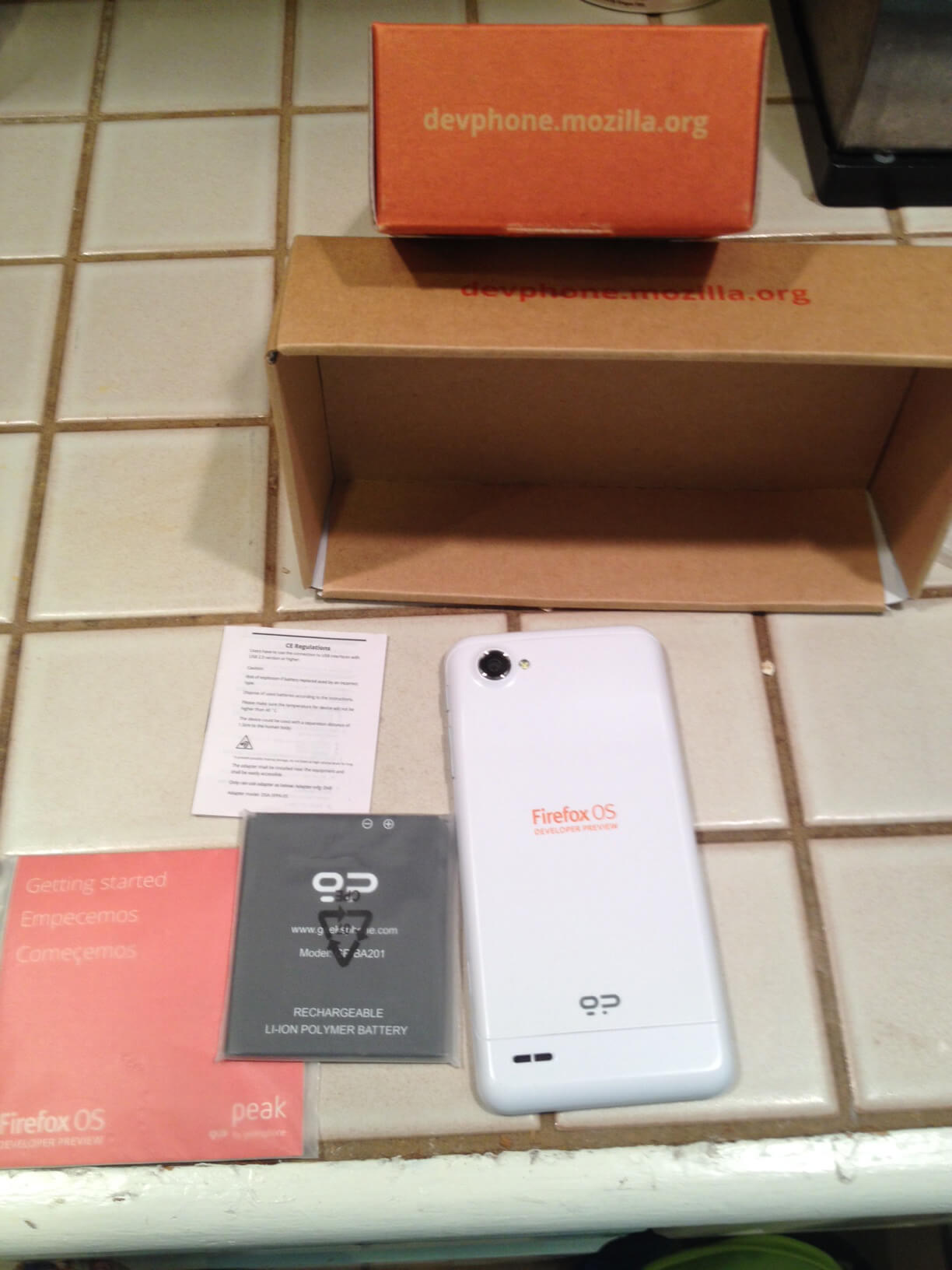 Geeksphone Peak Firefox OS Phone 5